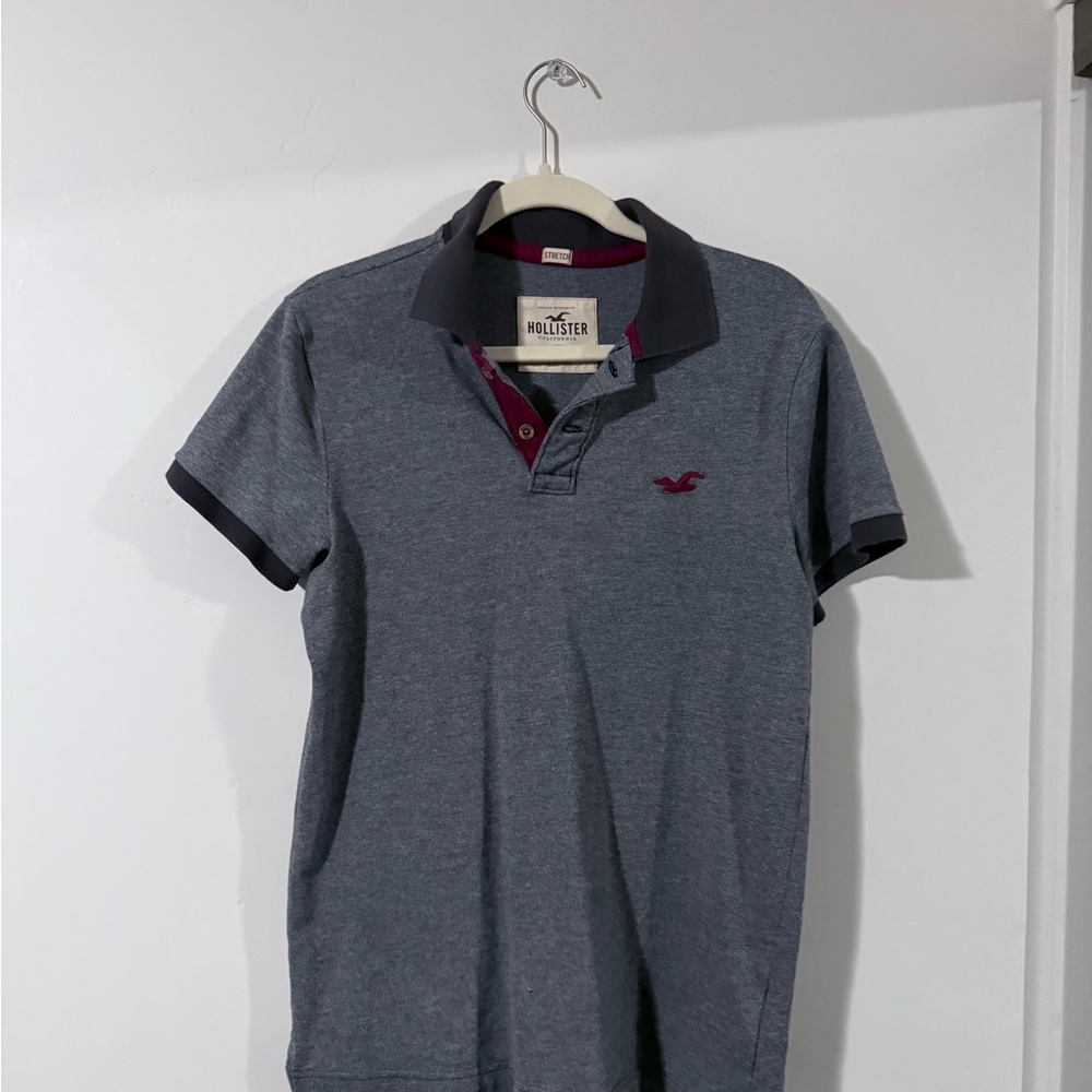 Hollister Men's Polo Shirt in Gray and Maroon